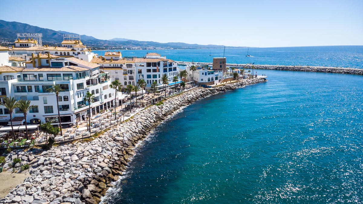 Puerto Ban&uacute;s Marina Holiday Apartments